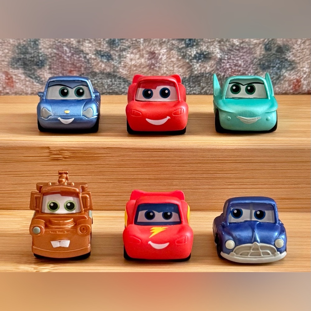 Disney Doorables CARS Set of 6 HALLOWEEN LIGHTNING MQUEEN